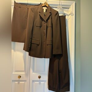 Women’s Classic Brown Suit